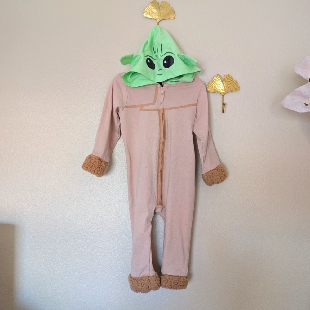 Star Wars Baby Yoda Zip Up Pajamas with Green Hood Ears Size 12 mo Toddler